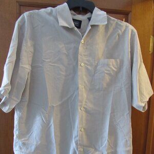 haggar collentions Size M button up white t-shirt